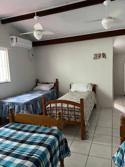 Casa Espacosa 6 Min Da Casa de Férias *